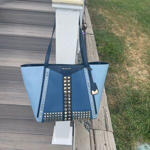 Lightly used Michael Kors gorgeous bags! ❤️😍